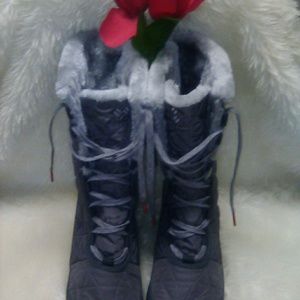 Columbia ladies Boots.